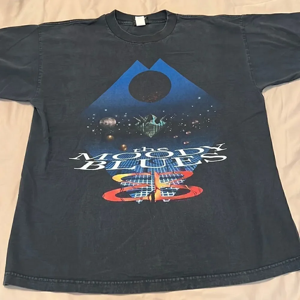 Vintage mens size XL authentic 1998 Moody Blues band T-shirt GVC